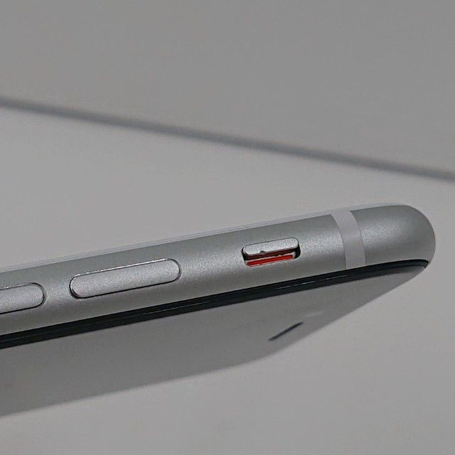 iPhoneSE ��2���� 64GB au �ۥ磻�� c19185