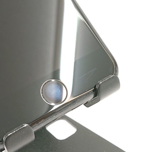 iPhoneSE ��2���� 64GB au �֥�å� c18883