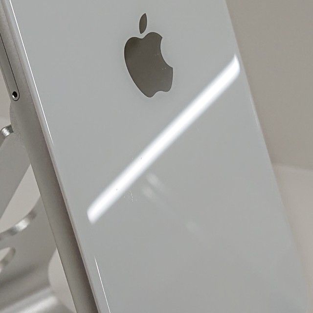 iPhoneSE ��2���� 64GB au �ۥ磻�� c22827