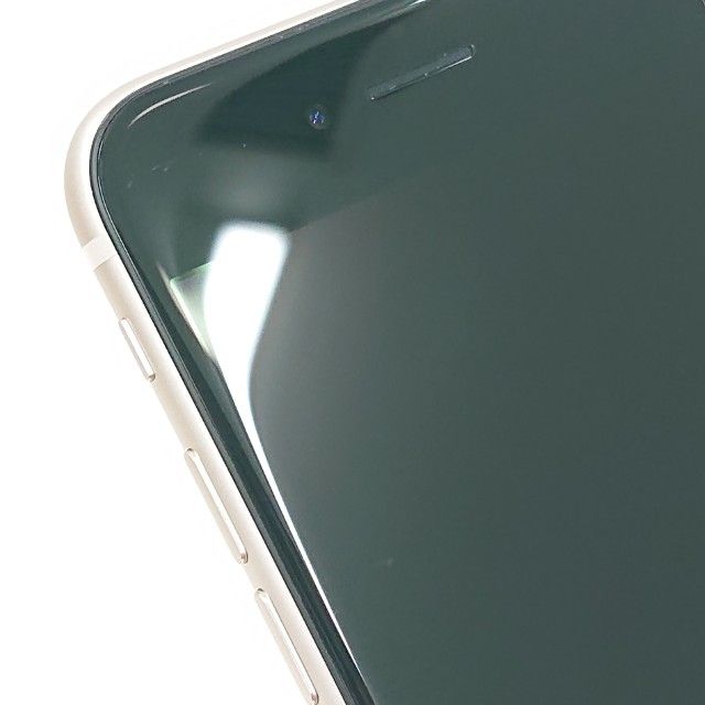 iPhoneSE ��3���� 64GB au �������饤�� c18832