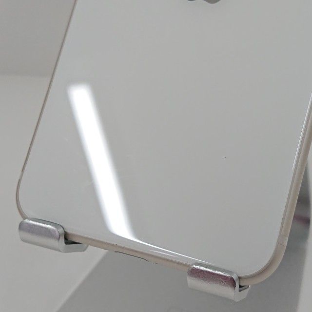 iPhoneSE ��3���� 64GB au �������饤�� c18829