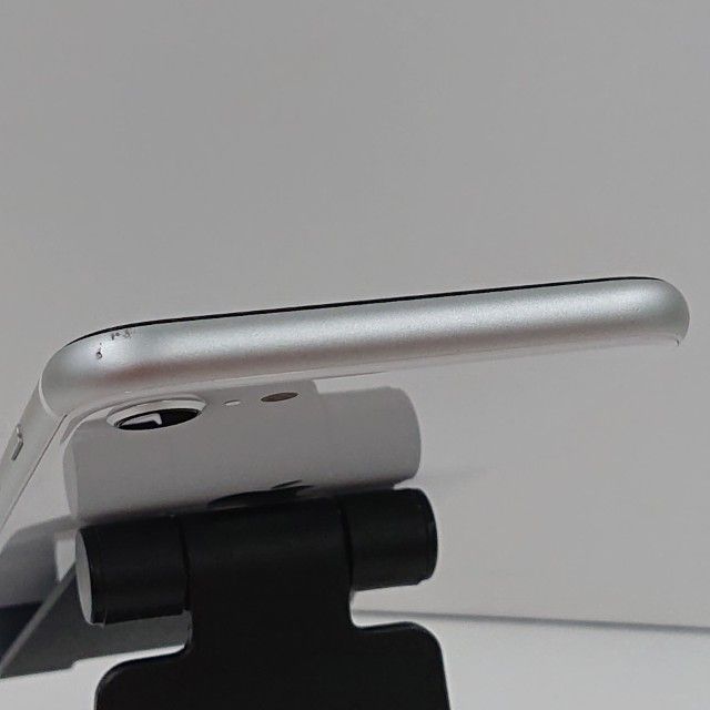 iPhoneSE ��2���� 64GB �ɥ��� �ۥ磻�� c19220