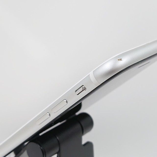 iPhoneSE ��2���� 64GB �ɥ��� �ۥ磻�� c16495