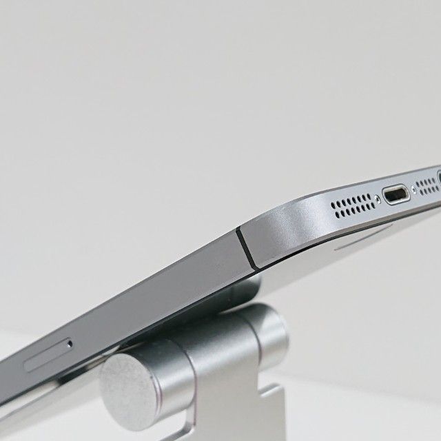 iPhoneSE 16GB SoftBank ���ڡ������쥤 c18016