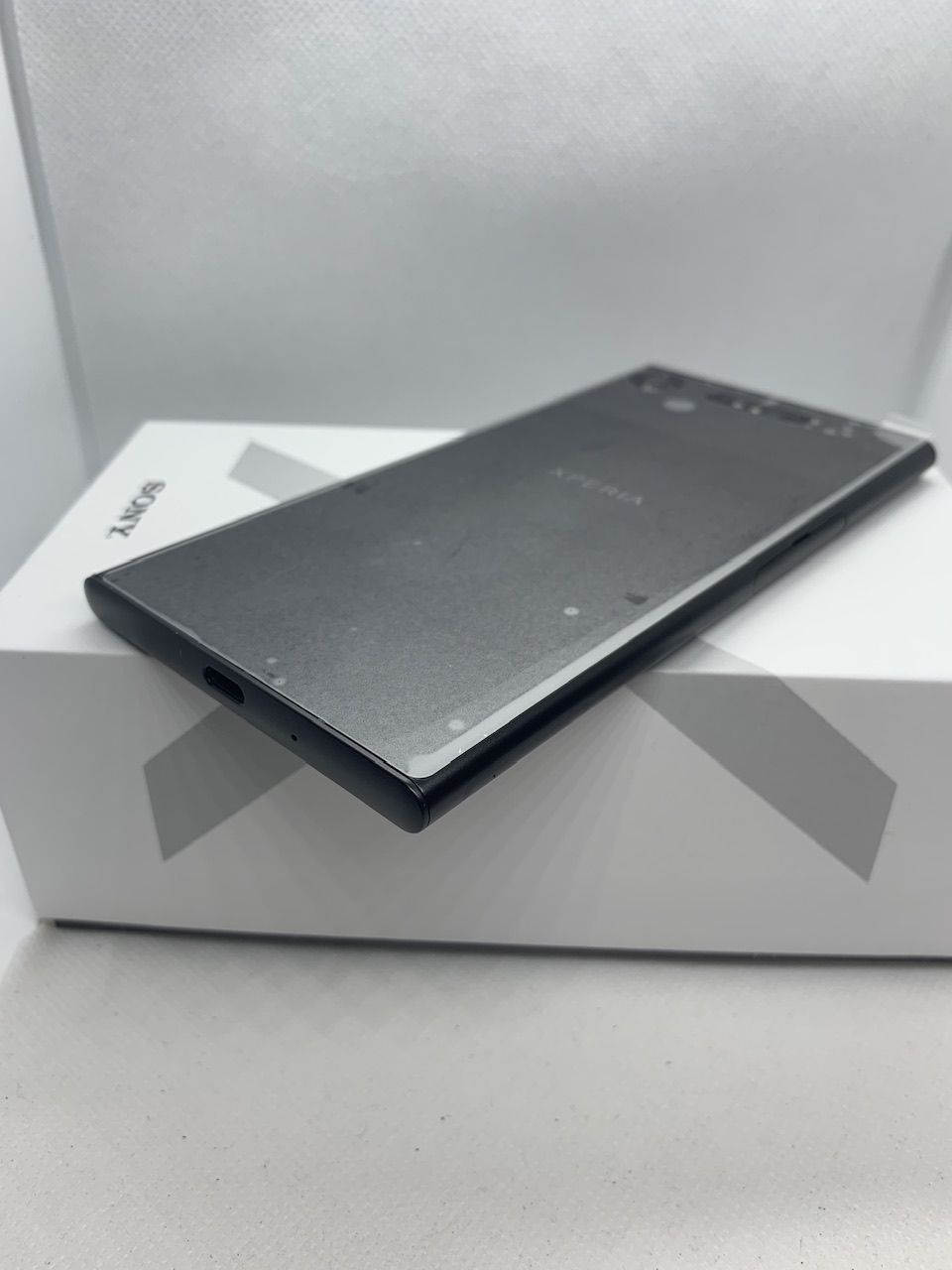 ムスビー｜新品同様ドコモ Xperia XZ1 SO-01K ブラック(箱無し
