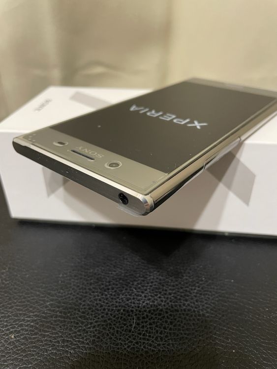 ��Ķ���ʡ�Sony Xperia XZ Premium SO-04J ����С�