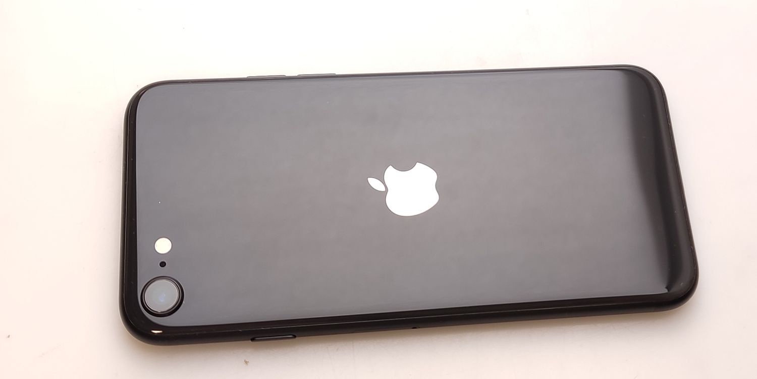 ムスビー｜【中古良品】 iPhone SE2 64GB ブラック SIMロック解除済 