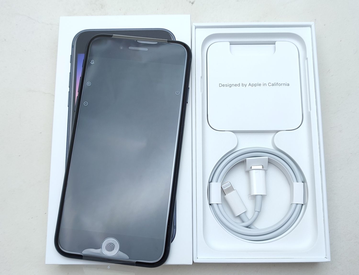 ムスビー｜【新品未使用】 iPhone SE3 64GB ミッドナイト SIMロック  