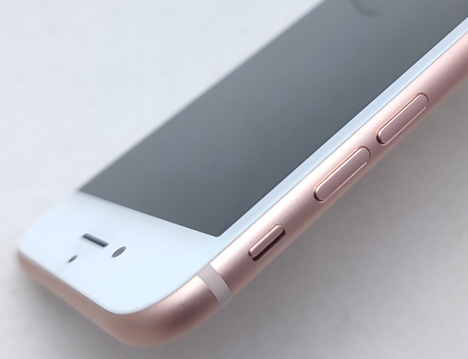 ムスビー｜【極上美品】 iPhone8 64GB ゴールド 国内版SIMフリー Apple 