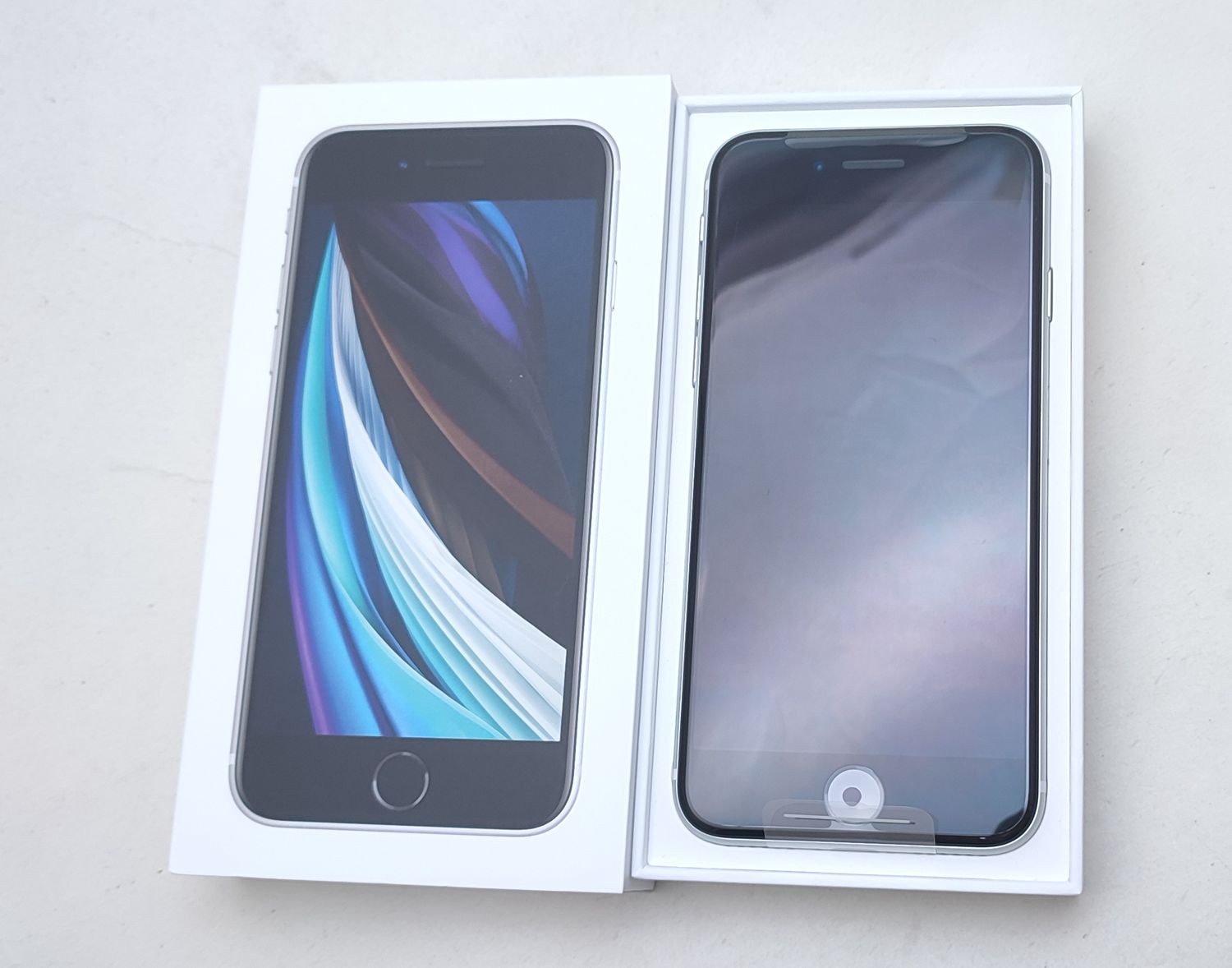 ムスビー｜【新品未使用】 iPhone SE2 64GB ホワイト SIMロック解除  