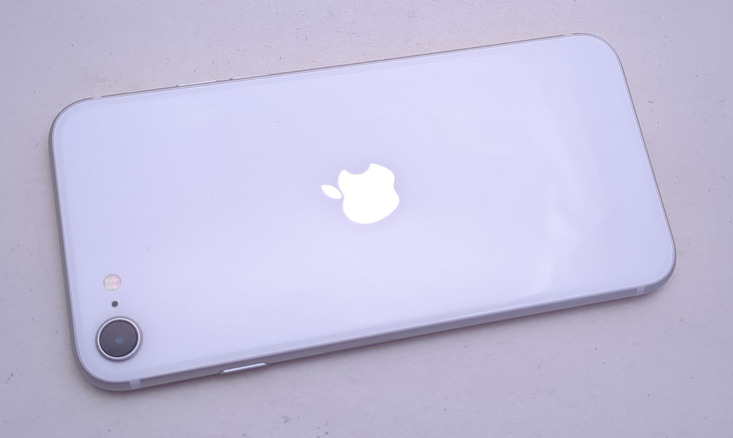 ムスビー｜【中古品】 iPhone SE2 64GB ホワイト SIMロック解除済み 
