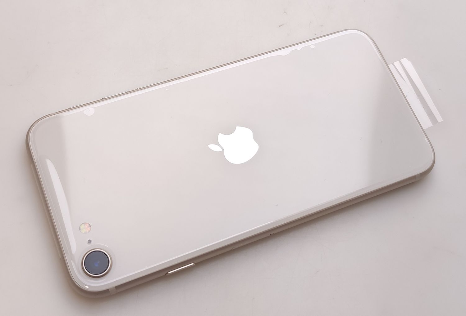 ムスビー｜【新品同様】 iPhone SE3 64GB スターライト SIMロック解除 