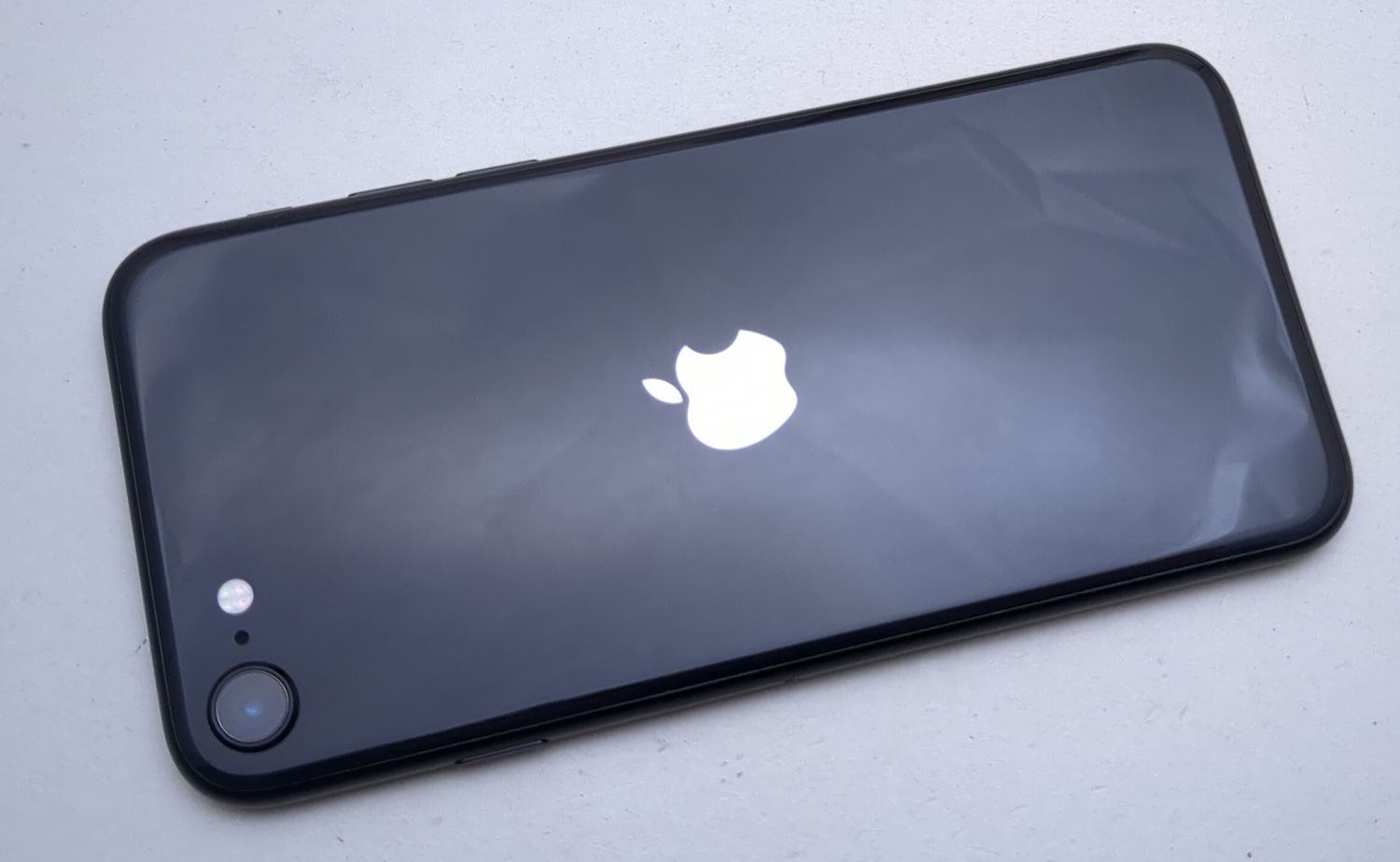 iPhone SE 第2世代（SE2） 64GB ブラック（iPhone SE 第2世代 (SE2 