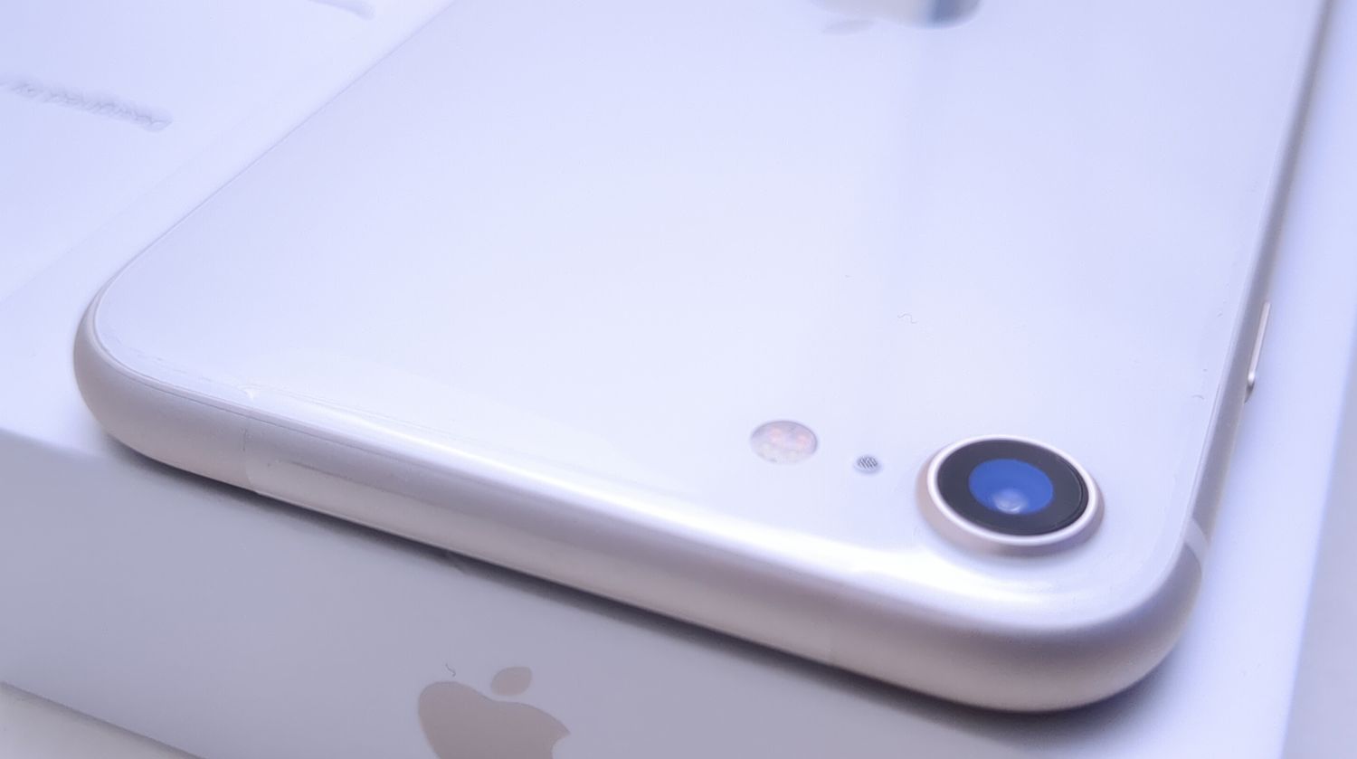 ムスビー｜【新品未使用】 iPhone SE3 64GB スターライト 国内版SIM 