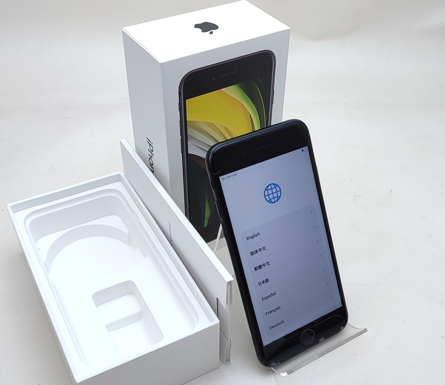 simフリー 新品未使用 閉まり iPhone SE2 64GB SIMロック解除済み 