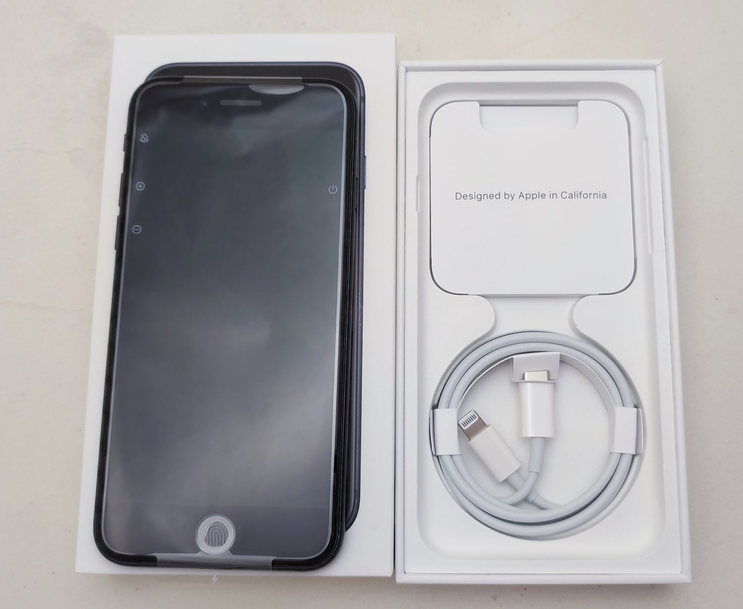 ムスビー｜【新品未使用】 iPhone SE3 64GB ミッドナイト SIMロック 