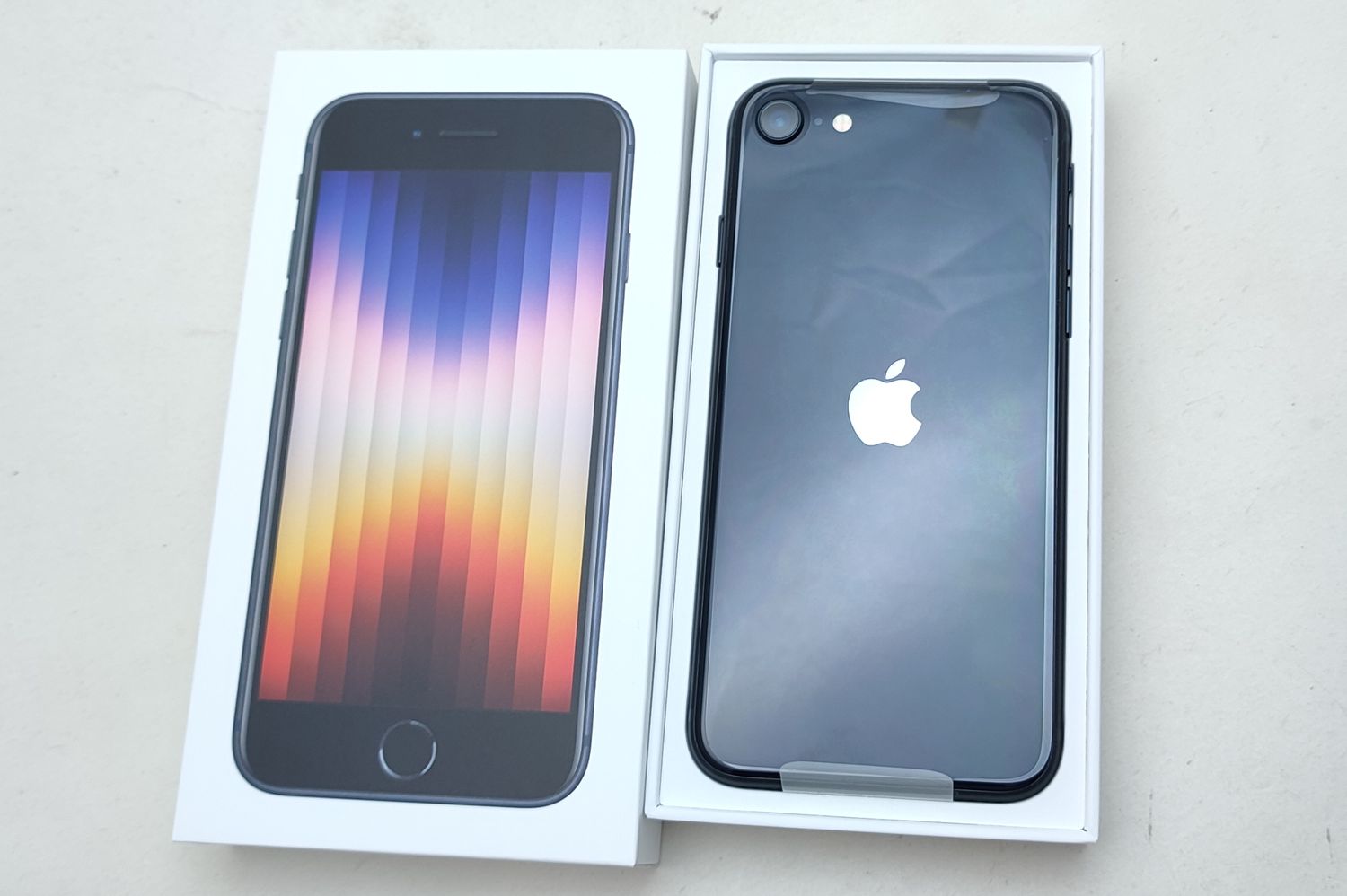 ムスビー｜【新品未使用】 iPhone SE3 64GB ミッドナイト SIMロック  