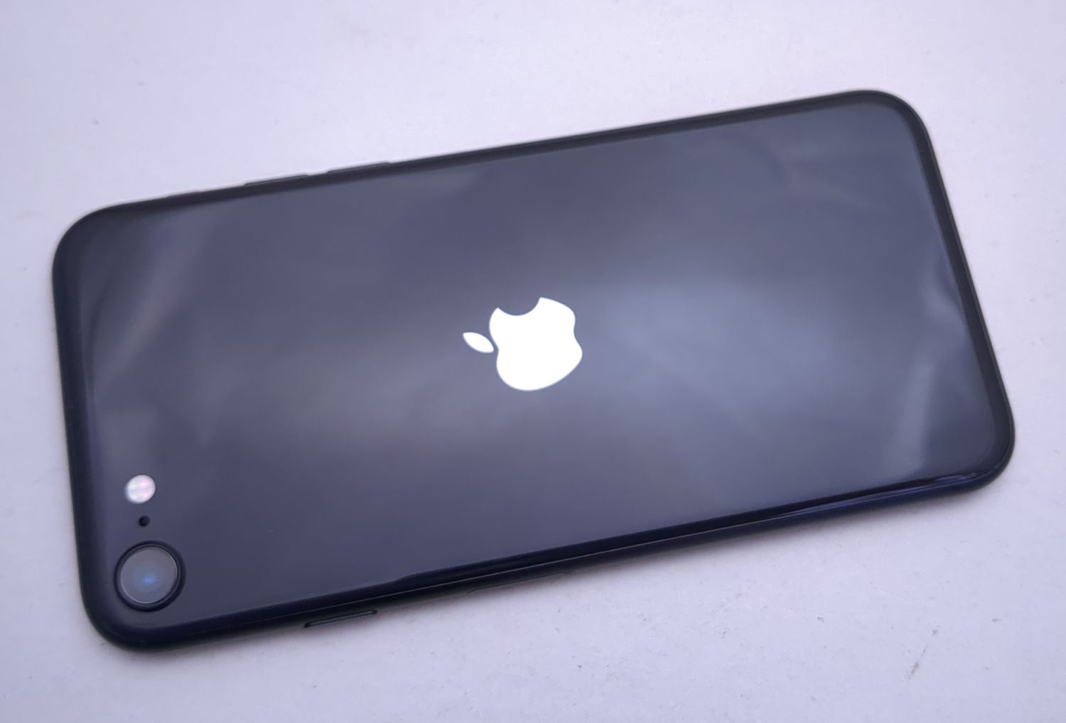 ムスビー｜【極上美品】 iPhone SE2 64GB ブラック 国内版SIMフリー 95 