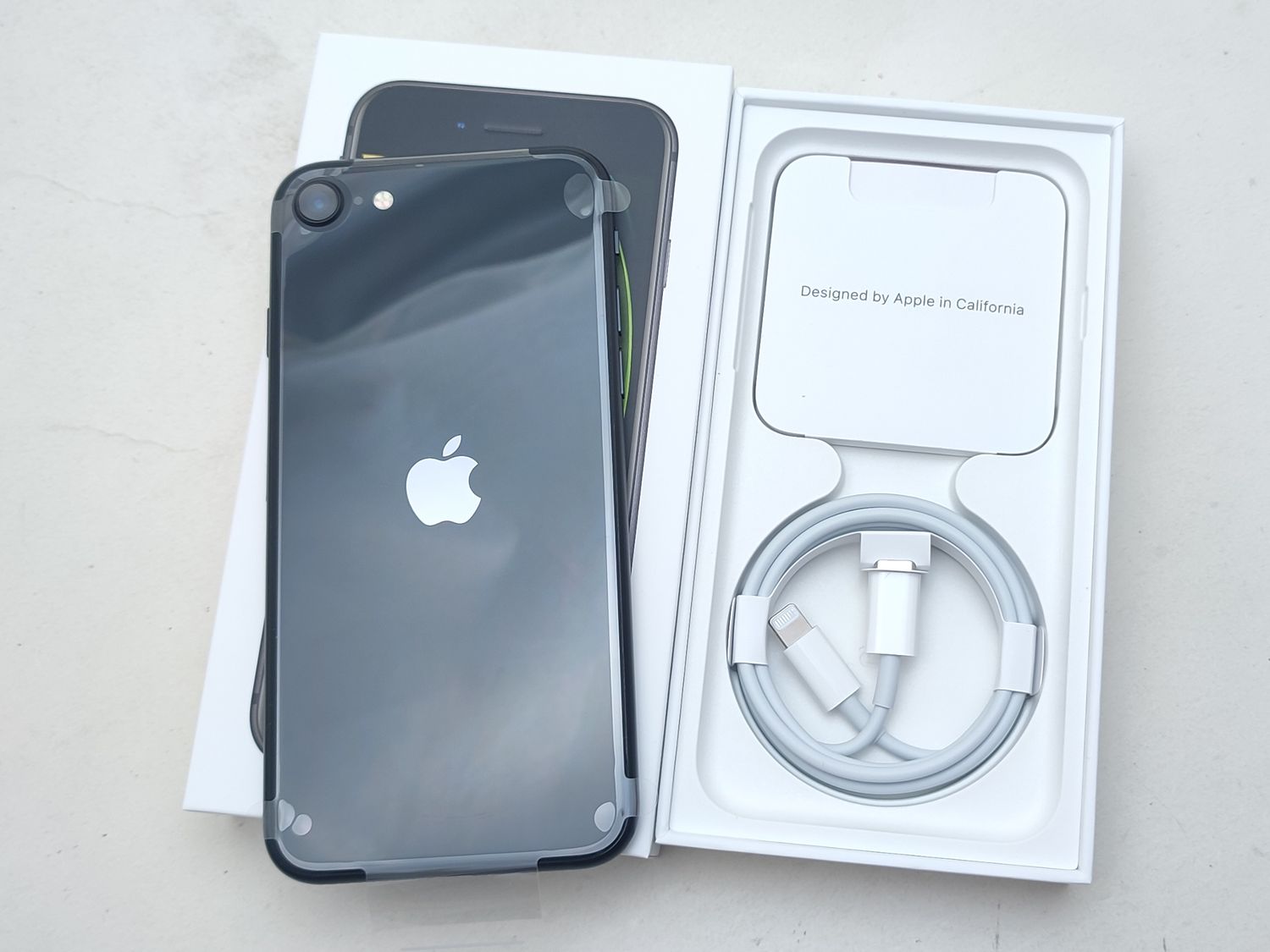 ムスビー｜【新品未使用】iPhone SE2 128GB ブラック SIMロック解除済 