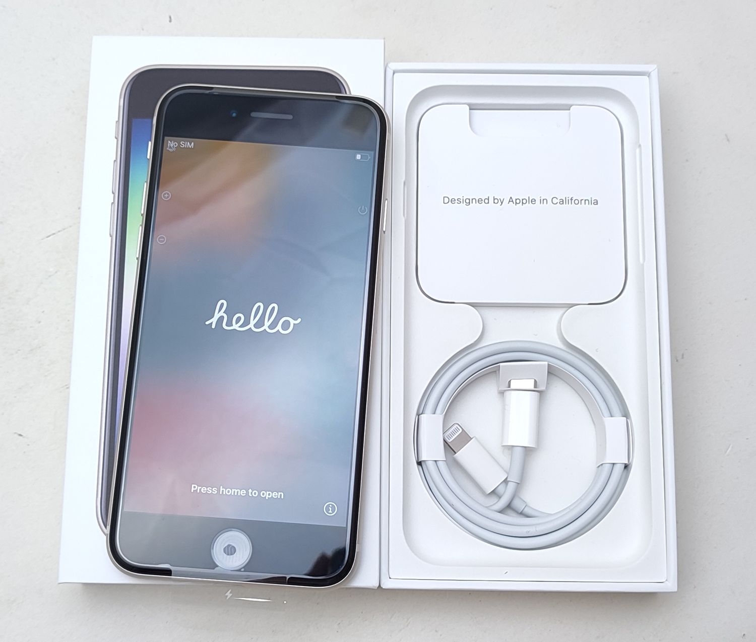 ムスビー｜【新品未使用】 iPhone SE3 128GB スターライト SIMロック  