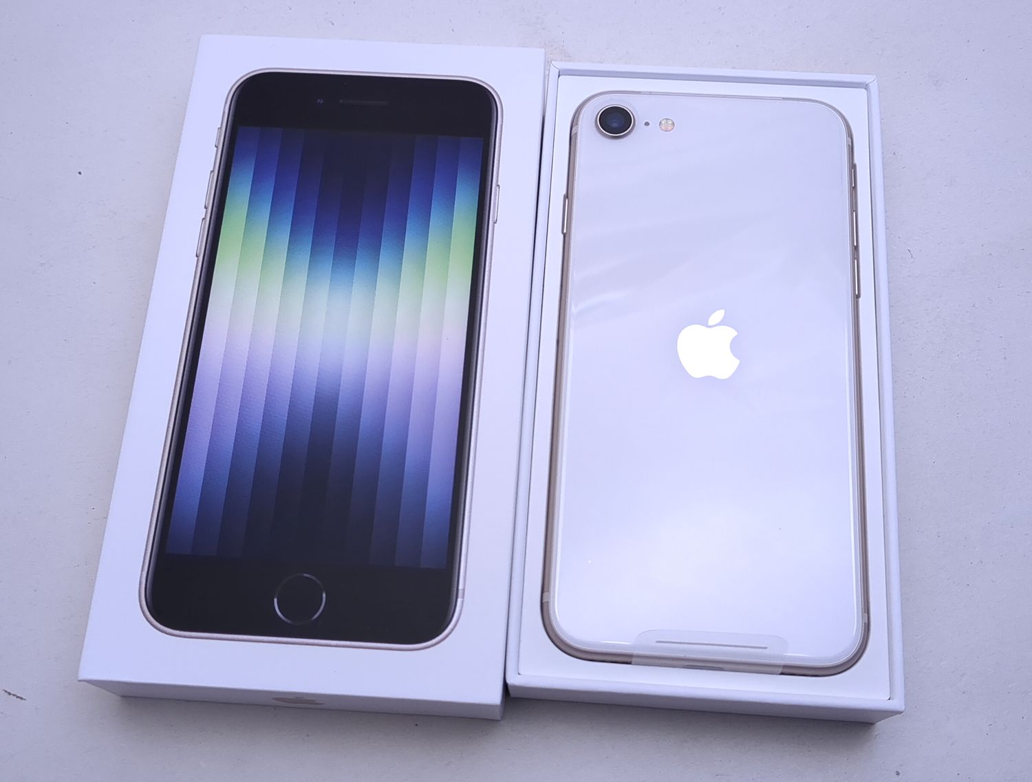ムスビー｜【新品未使用】 iPhone SE3 64GB スターライト 国内版SIM 