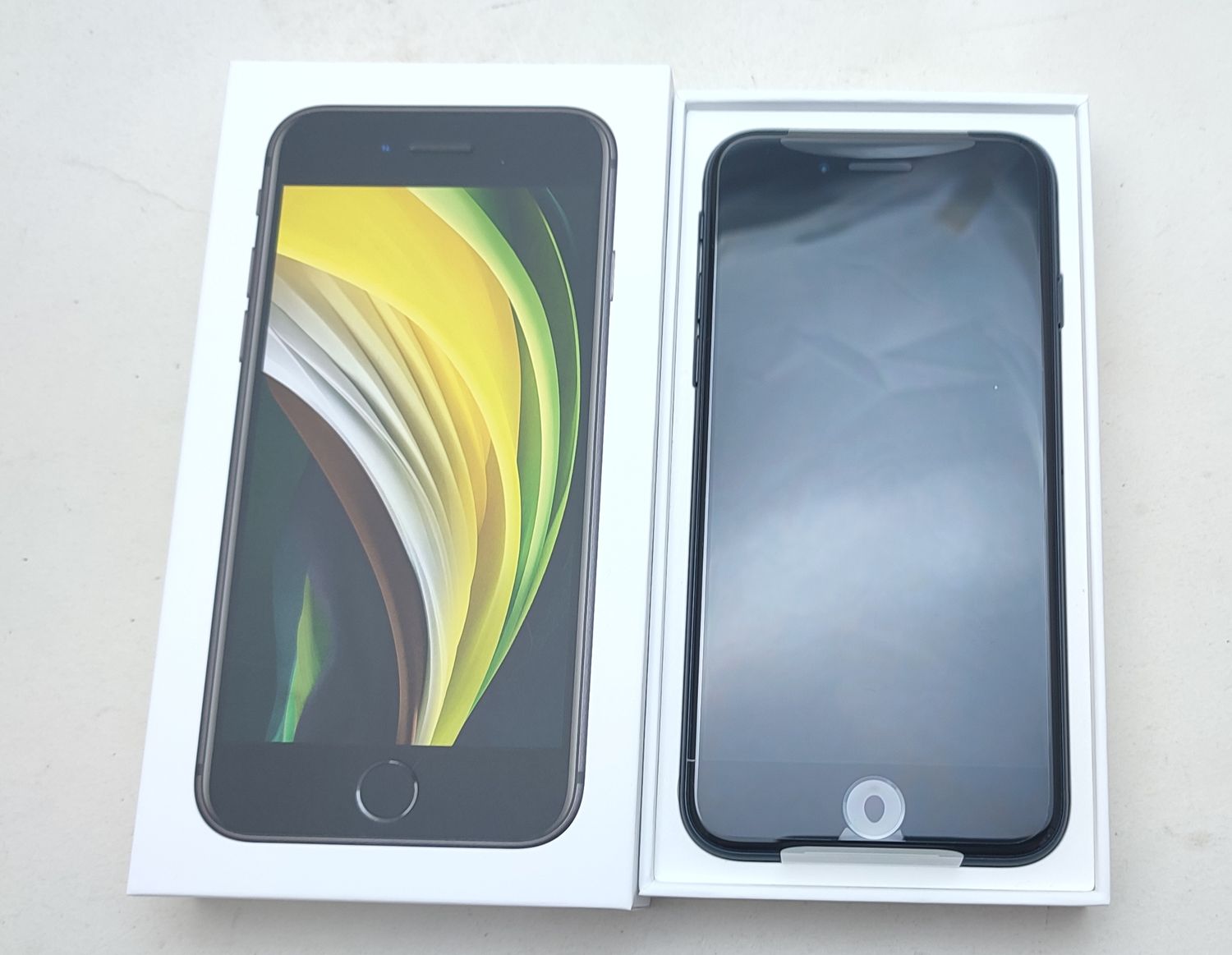 ムスビー｜【新品未使用】iPhone SE2 128GB ブラック SIMロック解除済 