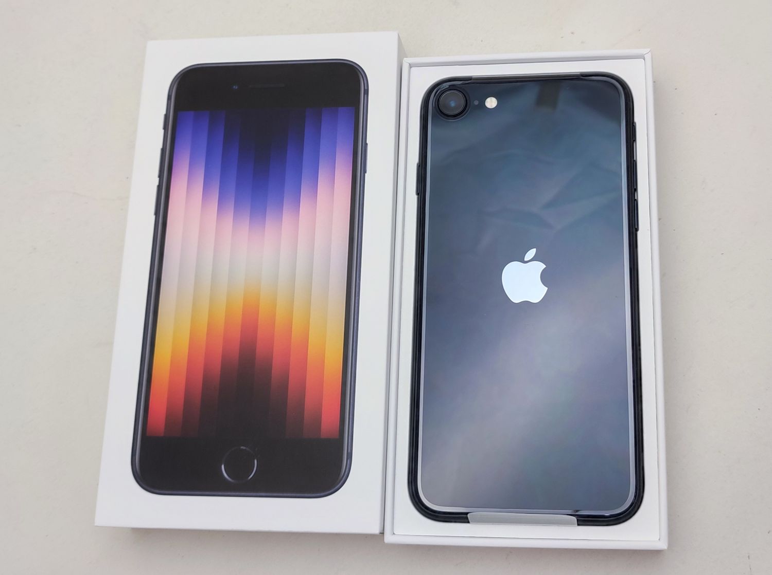 ムスビー｜【新品未使用】 iPhone SE3 64GB ミッドナイト SIMロック 