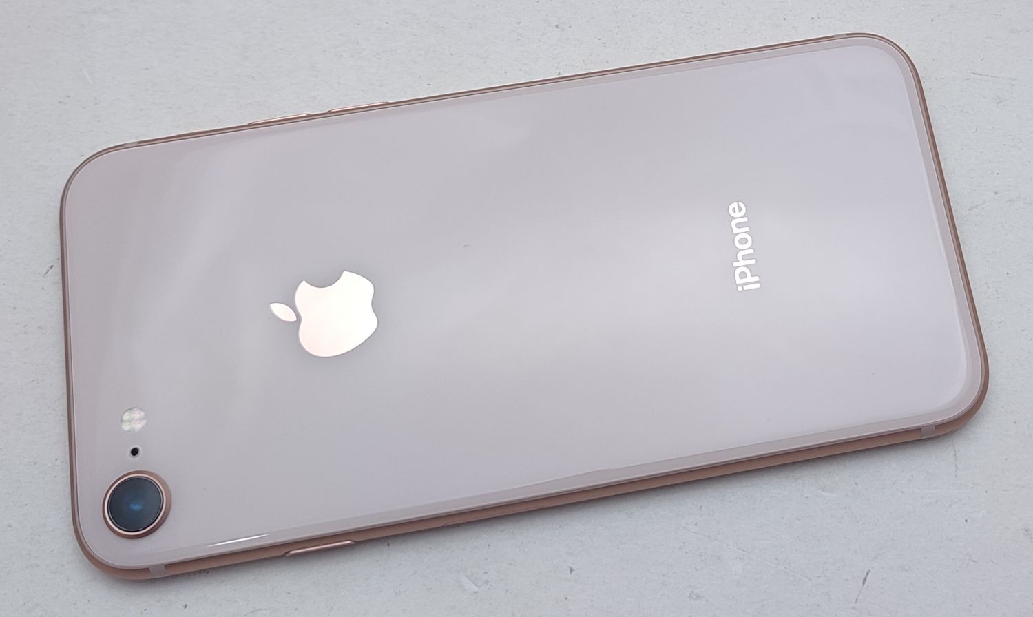 ムスビー｜【極上美品】 iPhone8 64GB ゴールド 国内版SIMフリー Apple 