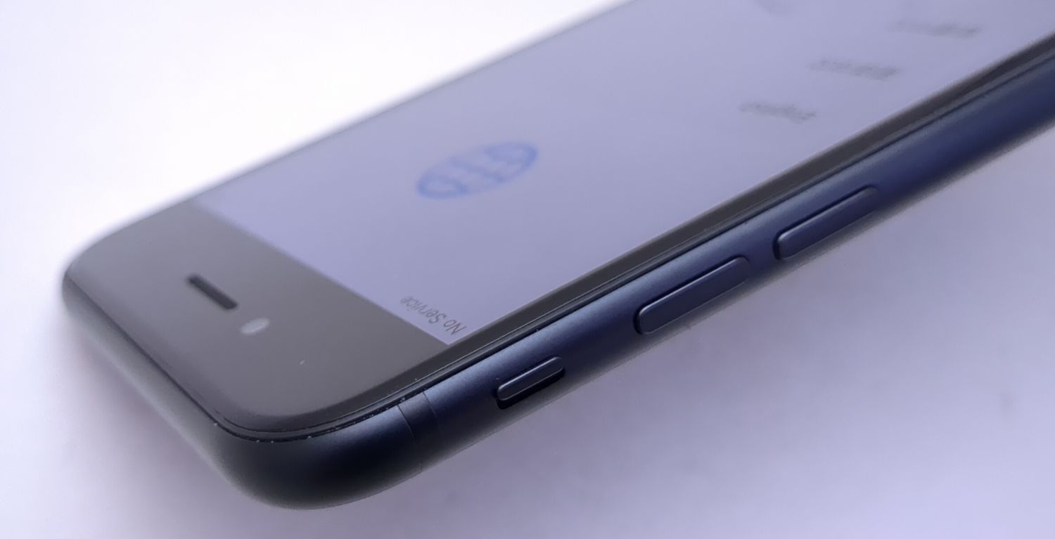 ムスビー｜【極上美品】 iPhone SE2 64GB ブラック 国内版SIMフリー 95 