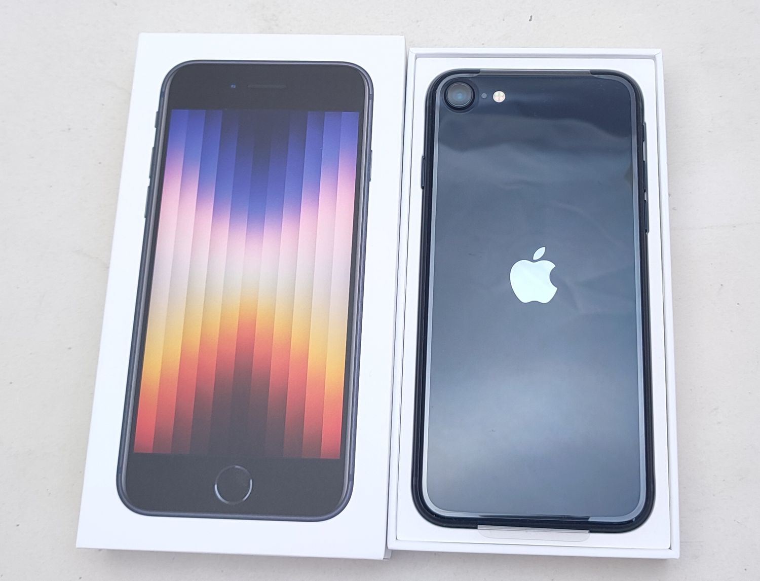 ムスビー｜【新品未使用】 iPhone SE3 64GB ミッドナイト SIMロック 