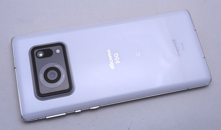 ��������š� SH-51B AQUOS R6 �ۥ磻�� SIM���å�����Ѥ� ��Ƚ��