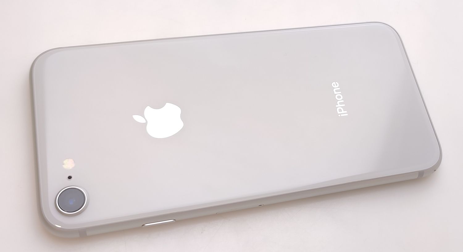 ムスビー｜【良品中古】 iPhone8 64GB シルバー SIMロック解除済 