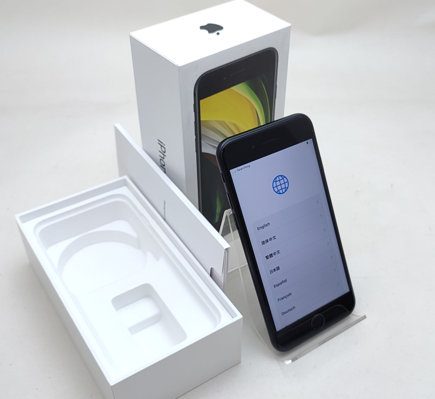 SIMロック解除済み！アップル iPhoneSE 第2世代 64GB （◇【au/Apple  