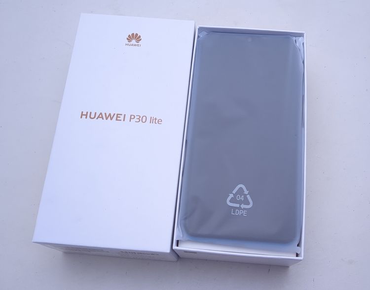 新品未開封 HUAWEI 生臭く P30 LITE 黒 国内SIMフリー 残債無 3 