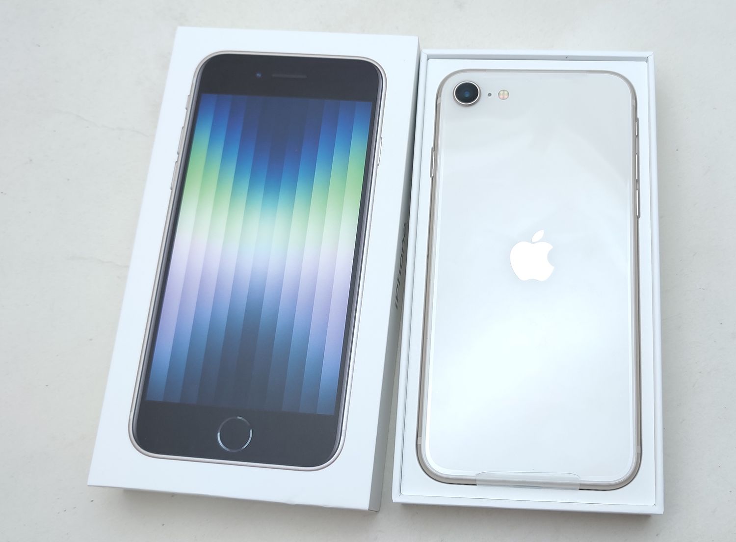 ムスビー｜【新品未使用】 iPhone SE3 64GB スターライト SIMロック 