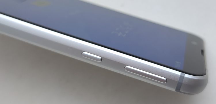 ��������ʡ� 907SH AQUOS sense3 basic ����С� SIM���å�����Ѥ�