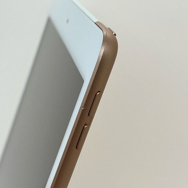 ʡiPad(7) 128GB Softbank SIMե꡼ Хåƥ꡼86%[B69]