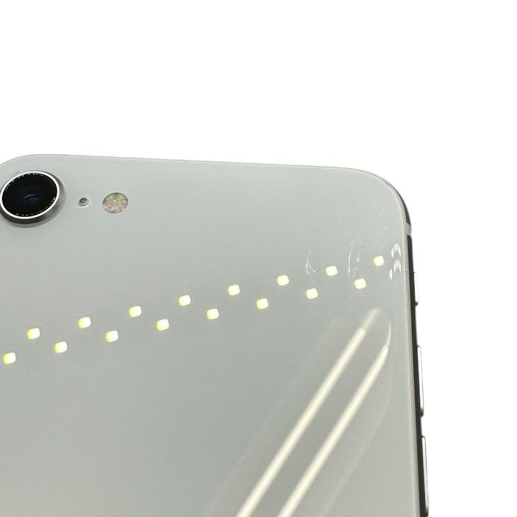 �ڥХåƥ꡼82%��iPhone��SE����2�����64GB���ۥ磻�ȡ�SIM�ե꡼���ɥ�����
