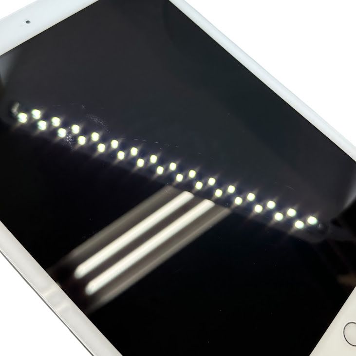 �ڥХåƥ꡼93%��iPad��8��Wi��Fi��32GB������С�