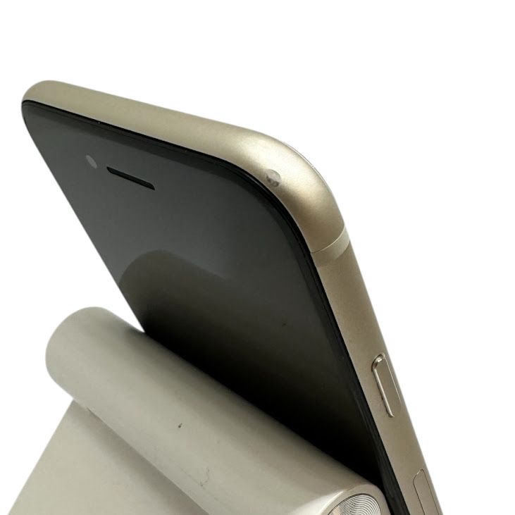 �ڥХåƥ꡼82%��iPhone��SE����3�����64GB���������饤�ȡ�SIM�ե꡼��au��