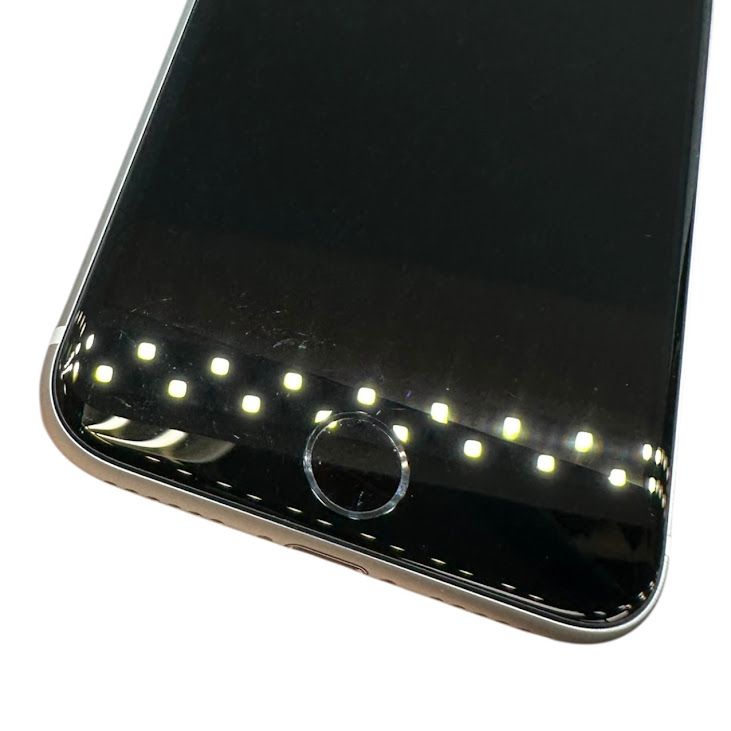 �ڥХåƥ꡼96%��iPhone��SE����2�����64GB���ۥ磻�ȡ�SIM�ե꡼��au��