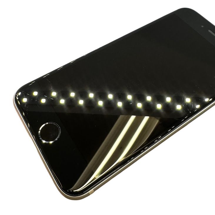 �ڥХåƥ꡼98%��iPhone��SE����2�����64GB���ۥ磻�ȡ�SIM�ե꡼���ɥ�����