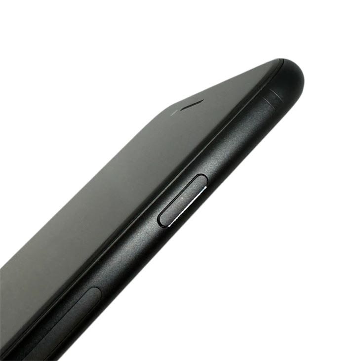 �ڥХåƥ꡼81%��iPhone��SE����2�����64GB���֥�å���SIM�ե꡼��au��