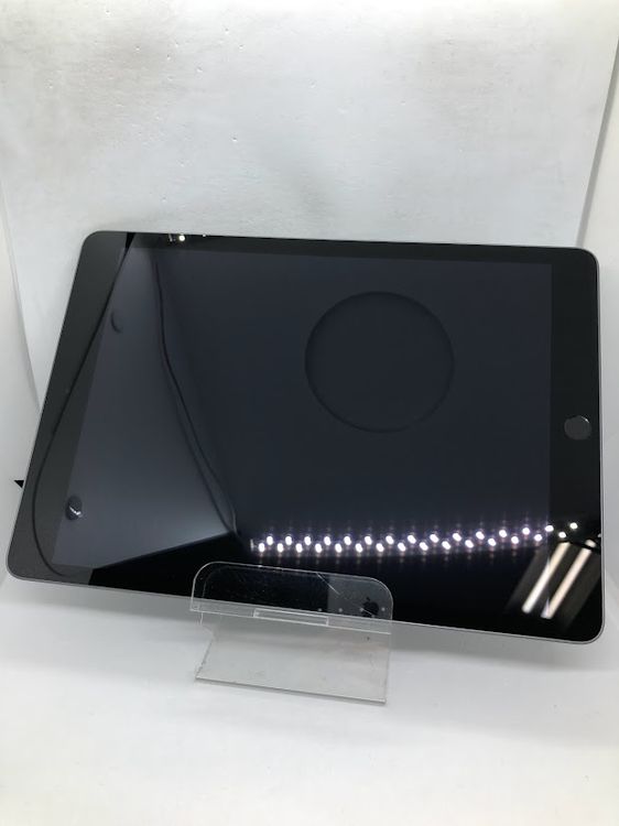 Apple iPad すごく スペースグレー 本体 傷ありシャンク品