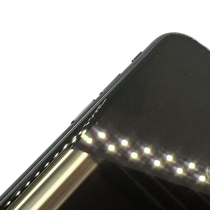 �ڥХåƥ꡼100%��iPhone��SE����3�����64GB���ߥåɥʥ��ȡ�SIM�ե꡼��au��