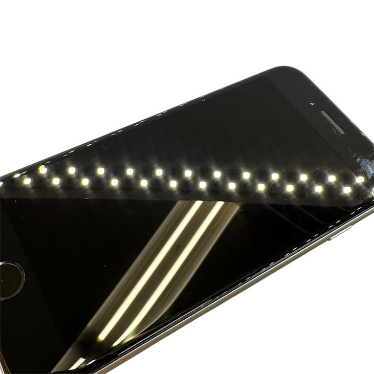 �ڥХåƥ꡼98%��iPhone��SE����2�����64GB���ۥ磻�ȡ�SIM�ե꡼��au��