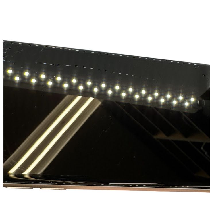 �ڥХåƥ꡼100%��iPhone��SE����2�����64GB���ۥ磻�ȡ�SIM�ե꡼��au��