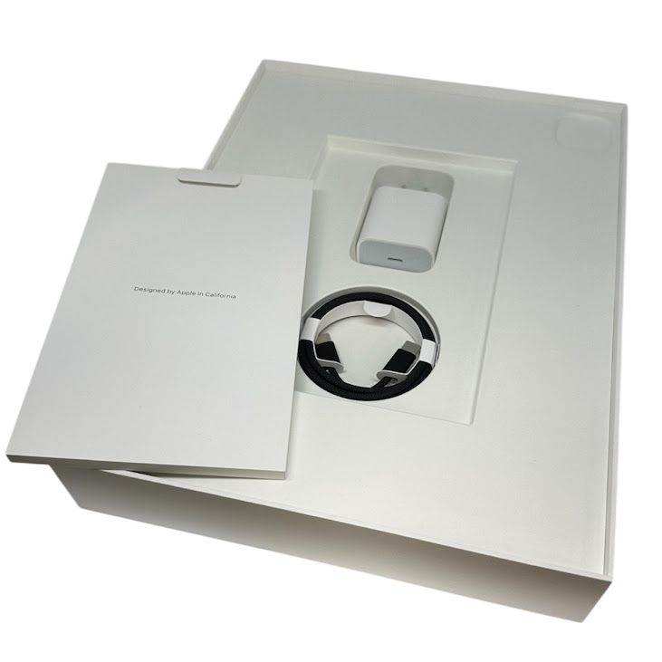 �ڥХåƥ꡼100%��iPadPro13�������2�����M5��ɸ�६�饹���