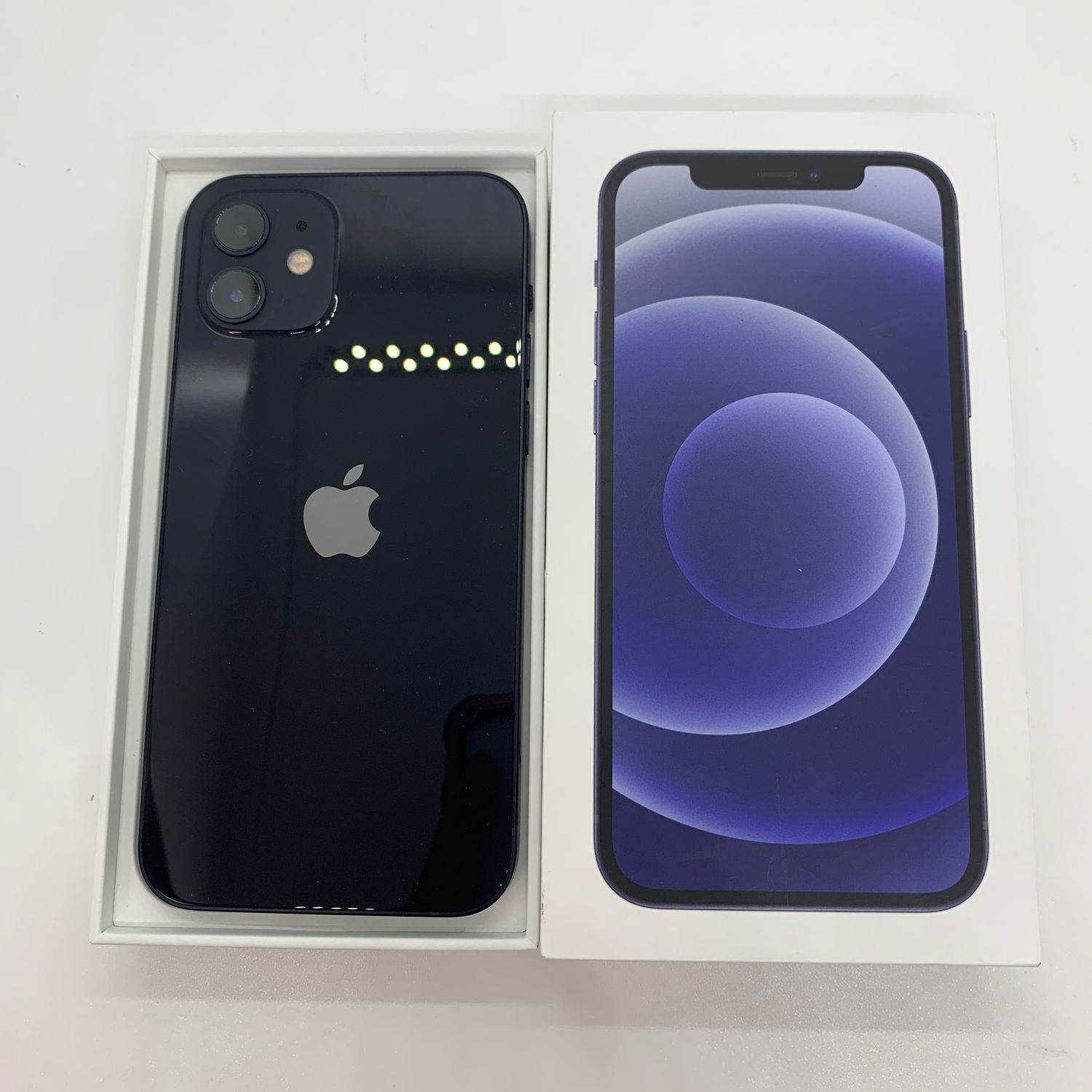 バッテリー100% 【中古】 iPhone12 64GB ブラック SIMフリー 本体 外装 見た目 ほぼ新品 キズなし スマホ iPhone 12 バッテリーが持つ 長持ち 多い 電池 最大容量 アイフォン アップル apple 【送料無料】 ip12mtm1327np