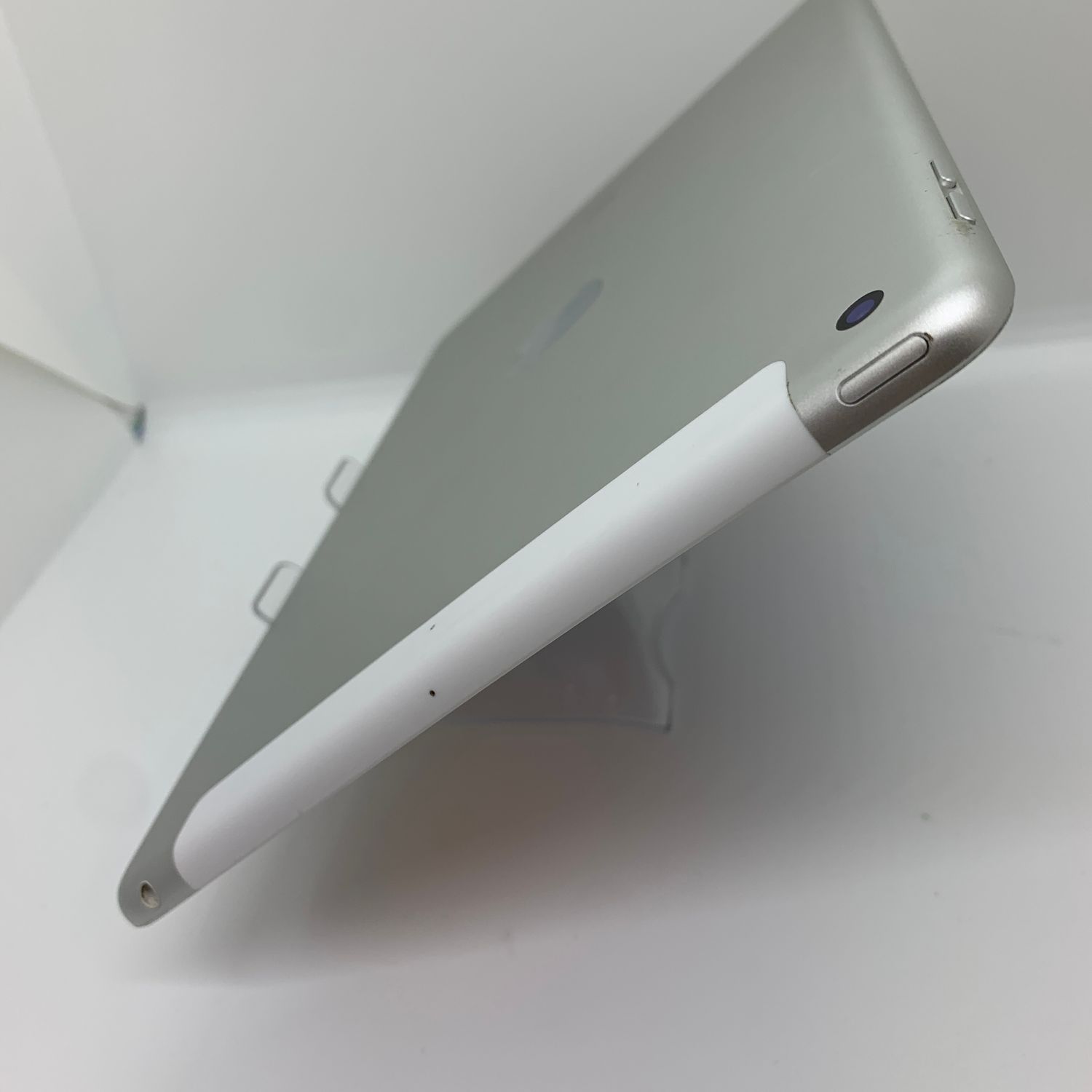 ムスビー｜iPad5 32GB Wi-Fi + Cellularモデル バッテリー92％【スマホ 